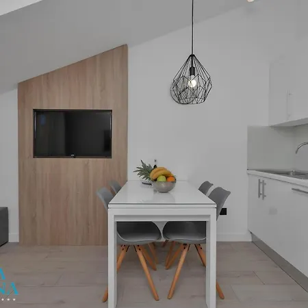 Apartment Dijana *